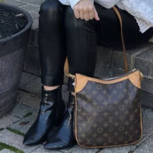 💎✨BEAUTIFUL✨💎 AUTHENTIC Louis Vuitton Monogram Odeon PM Shoulder Bag